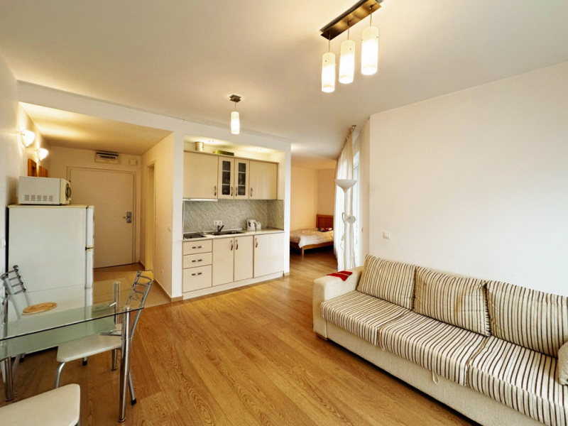 Apartament mobilat cu o cameră în complexul St. Georgi Palace