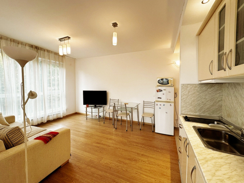 Apartament mobilat cu o cameră în complexul St. Georgi Palace