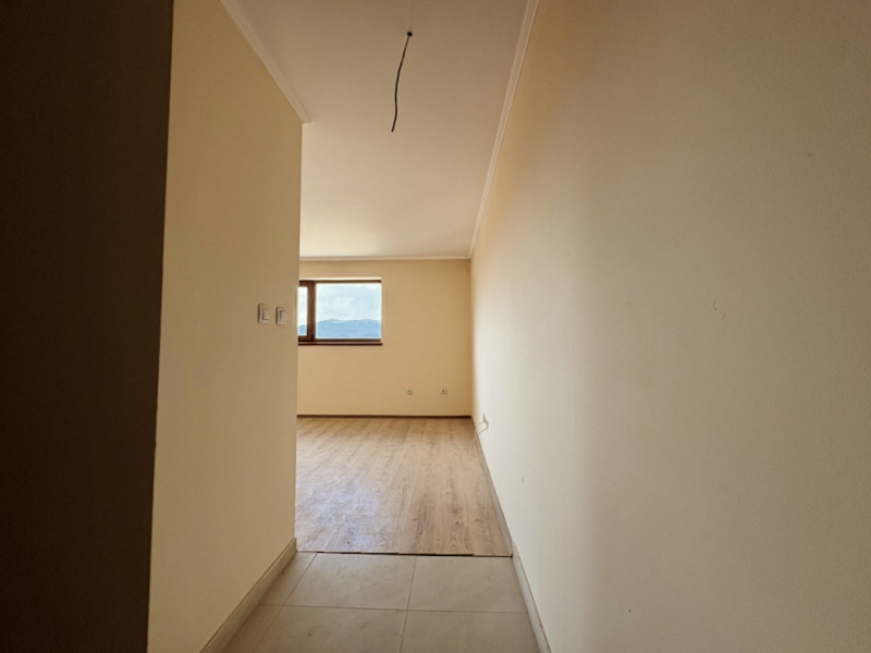 Apartament spațios cu două camere și terasă mare