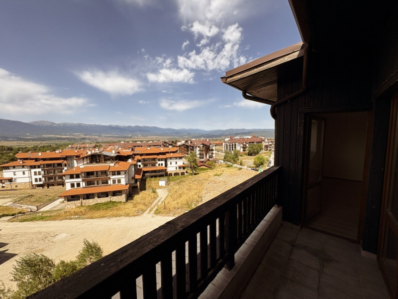 Apartament spațios cu două camere și terasă mare