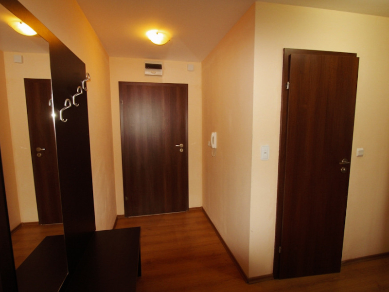 Apartament mobilat cu un dormitor în complexul Royal Park