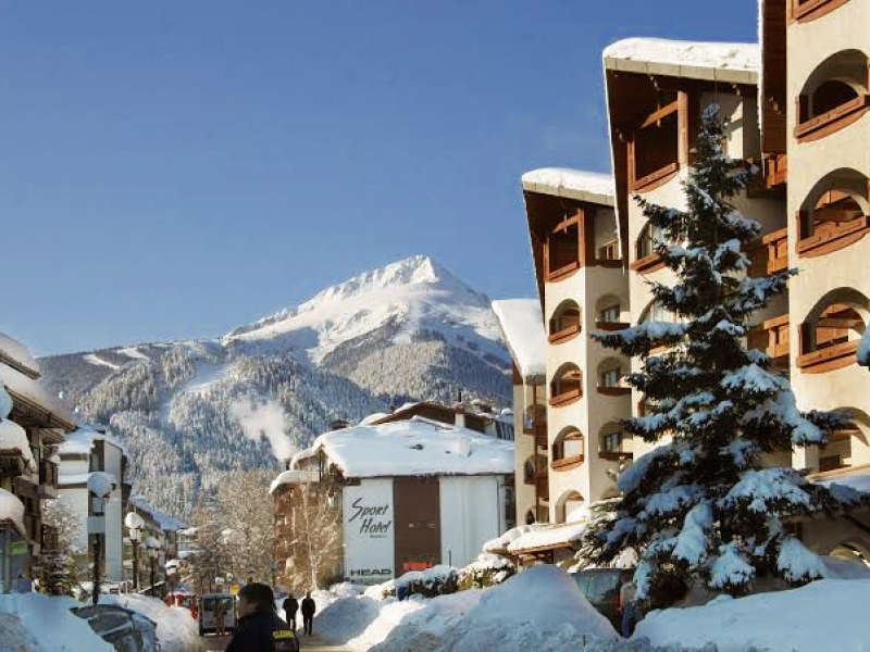 Apartament renovat cu un dormitor în complexul Royal Park