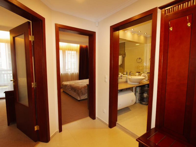 Apartament mobilat cu două camere în complexul Downtown
