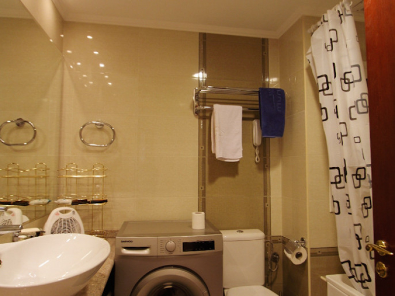 Apartament mobilat cu două camere în complexul Downtown
