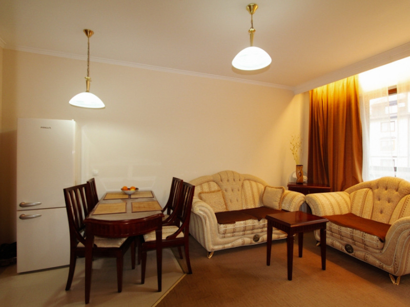 Apartament mobilat cu două camere în complexul Downtown