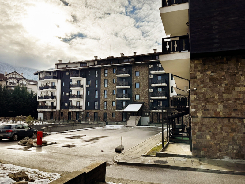 Apartament tip duplex cu două camere, două băi și vedere spre Munții Pirin
