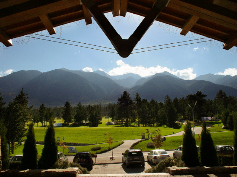 Apartament complet mobilat cu o cameră în complexul de golf Pirin Golf & Country Club