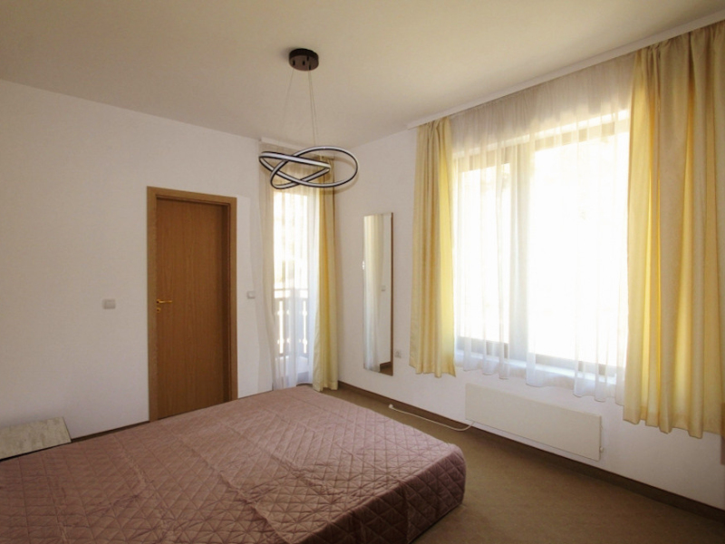 Apartament cochet cu o cameră și două balcoane în complexul Tri Hory