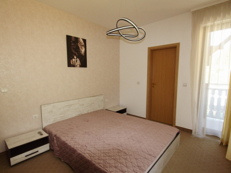 Apartament cochet cu o cameră și două balcoane în complexul Tri Hory
