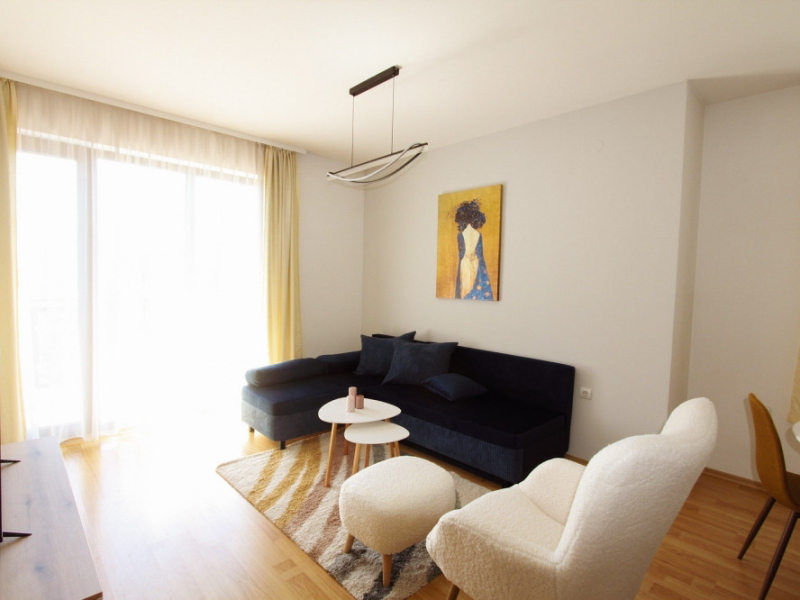 Apartament cochet cu o cameră și două balcoane în complexul Tri Hory
