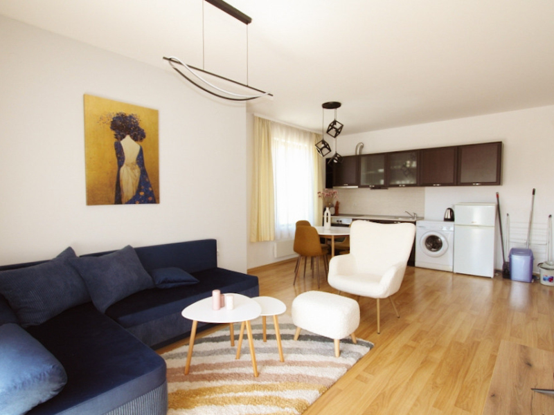 Apartament cochet cu o cameră și două balcoane în complexul Tri Hory