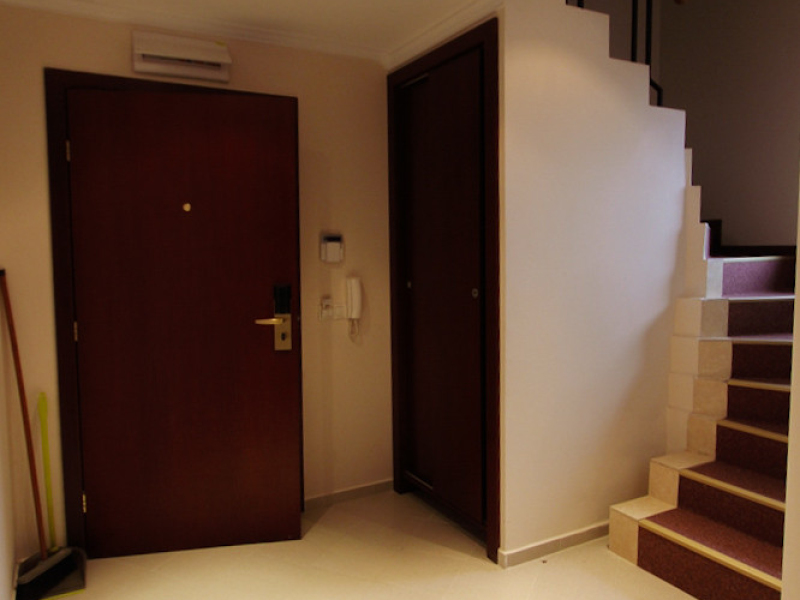 Duplex mobilat cu două dormitoare și două băi în complexul Downtown