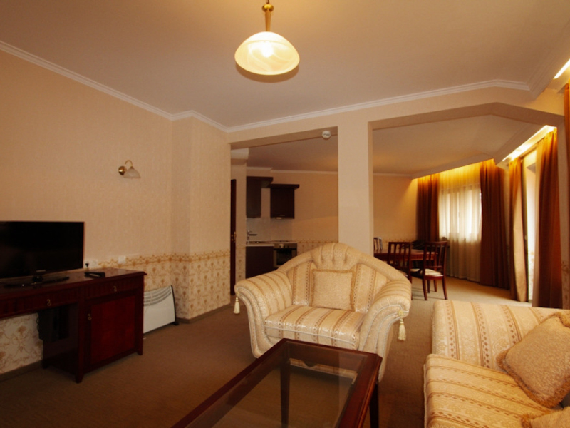Duplex mobilat cu două dormitoare și două băi în complexul Downtown