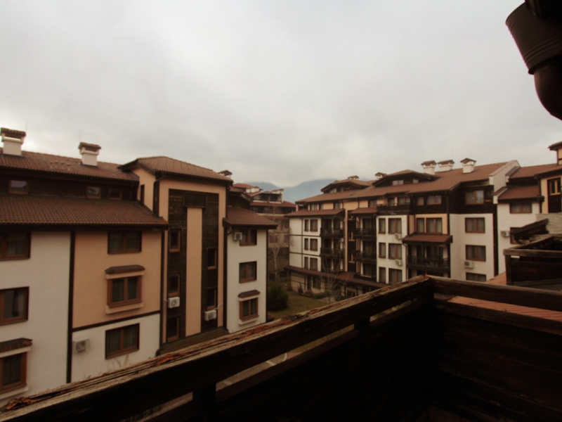 Duplex mobilat cu două dormitoare și două băi în complexul Downtown
