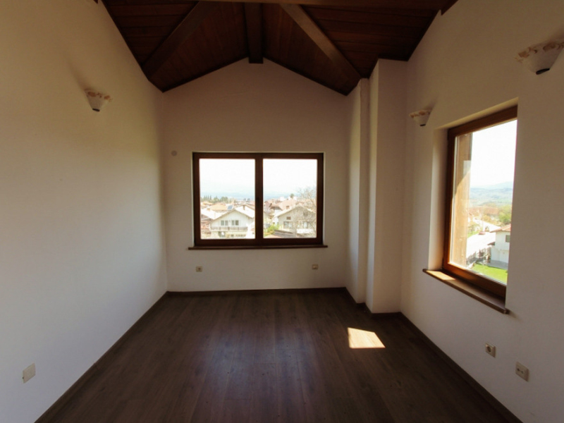 Duplex cu două camere cu vedere la munte într-o clădire nouă fără taxă de întreținere