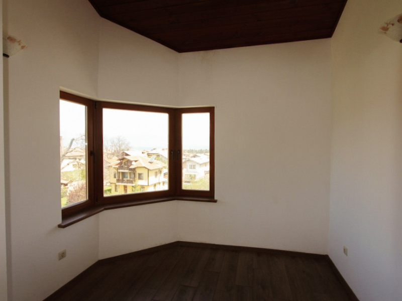 Duplex cu două camere cu vedere la munte într-o clădire nouă fără taxă de întreținere