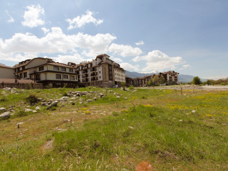 Teren generos reglementat (UPI) la doar 200 de metri de teleschi – Bansko