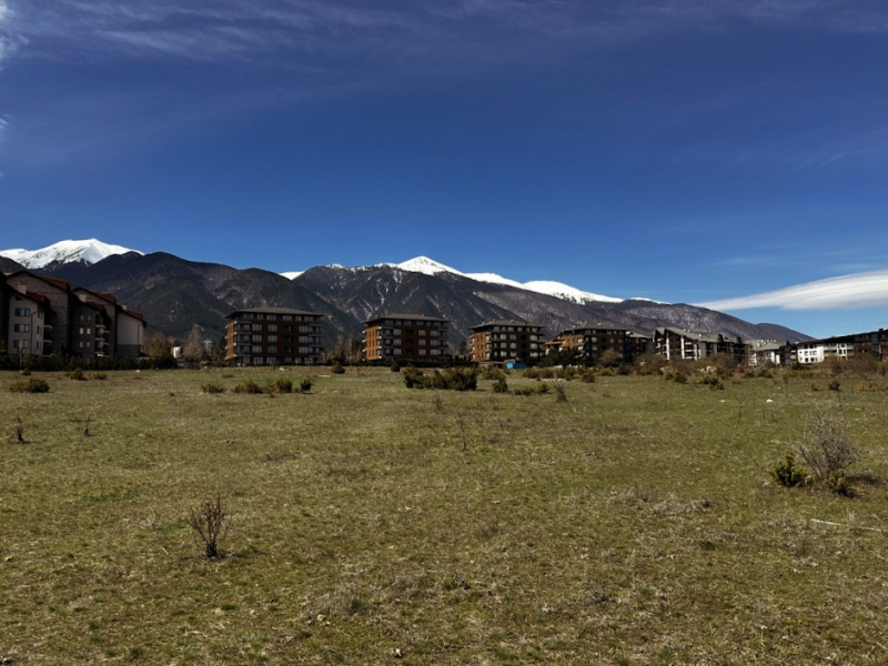 Teren cu vedere panoramică 360° – sub Pirin Golf