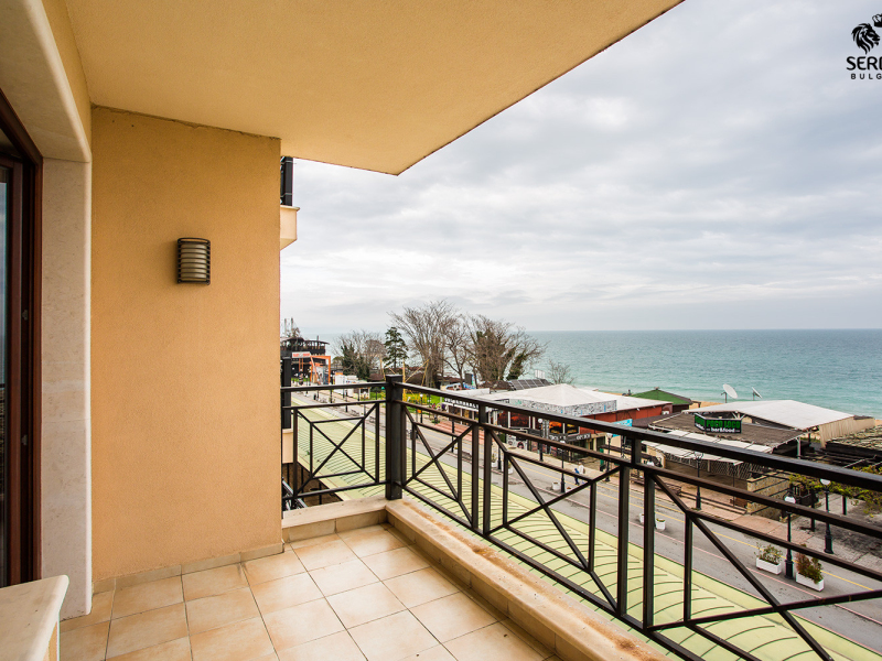 Apartament elegant nr. 312 cu terasă în resortul SIRENA – Nisipurile de Aur