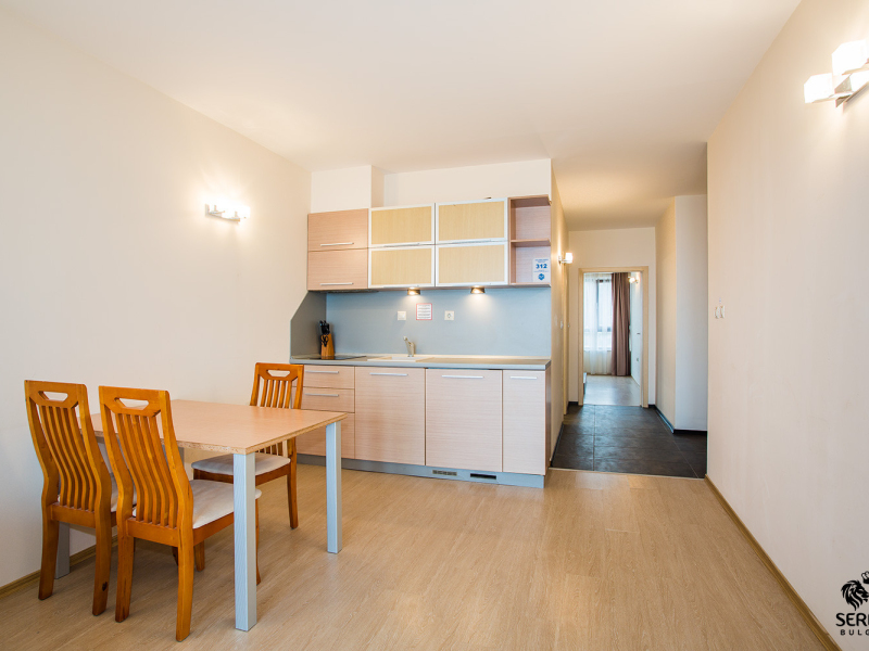 Apartament elegant nr. 312 cu terasă în resortul SIRENA – Nisipurile de Aur