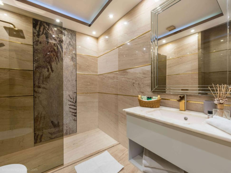 Apartament ultra-luxos chiar pe plajă – Sunny Day Residence