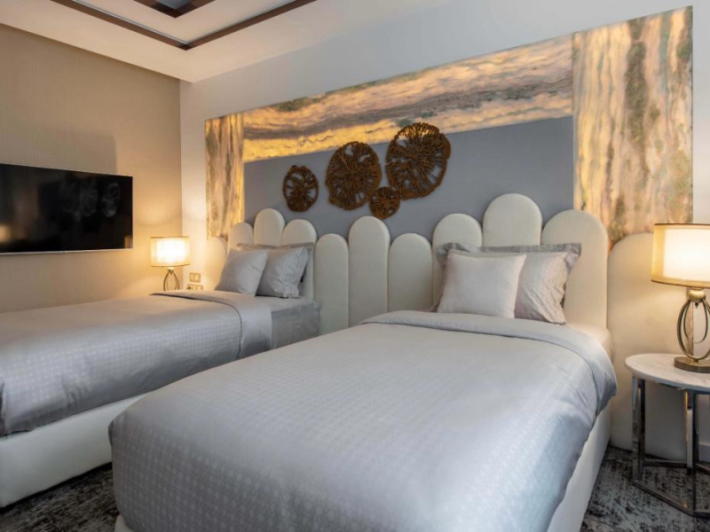 Apartament ultra-luxos chiar pe plajă – Sunny Day Residence
