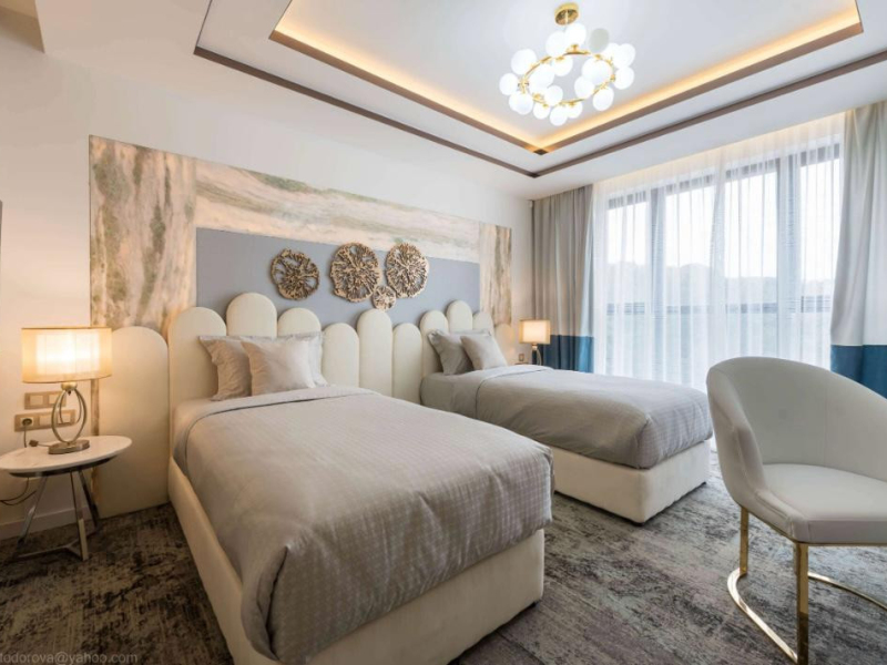 Apartament ultra-luxos chiar pe plajă – Sunny Day Residence