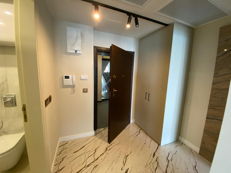 Apartament exclusivist chiar pe plajă cu vedere panoramică la mare