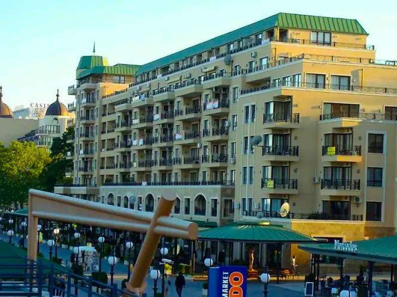 Apartament confortabil nr. 503 cu terasă și vedere la resort, Zlaté Piesky