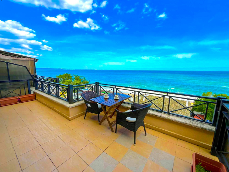 Apartament elegant nr. 312 cu terasă în resortul SIRENA – Nisipurile de Aur