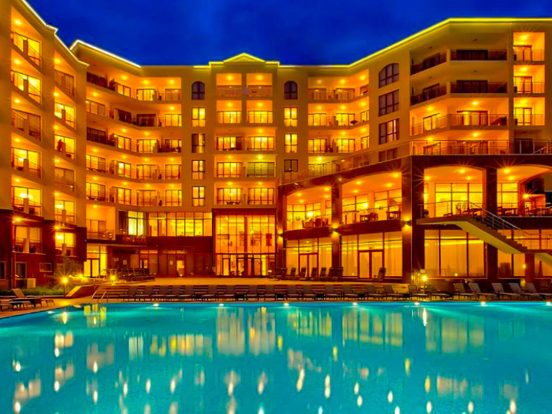Apartament elegant nr. 312 cu terasă în resortul SIRENA – Nisipurile de Aur