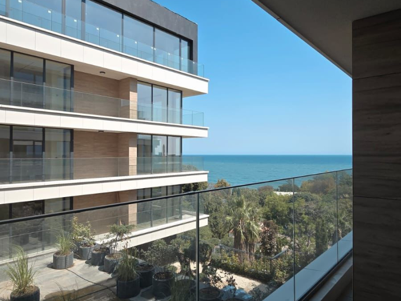 Apartament luxos cu 3 camere și vedere panoramică la mare – Azur Panorama