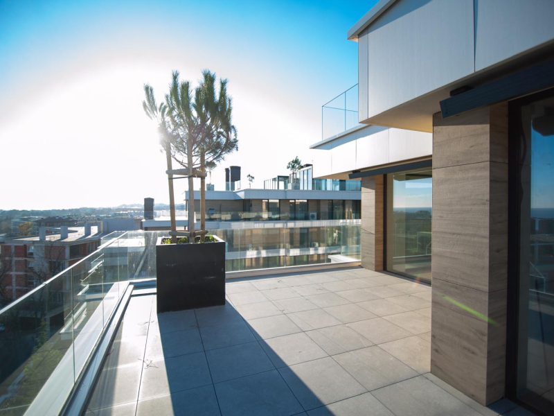 Penthouse emblematic cu terasă panoramică – lux absolut la complexul Azur Panorama